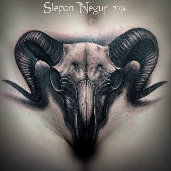 014-Pelvic-Tattoo-Stepan-Negur