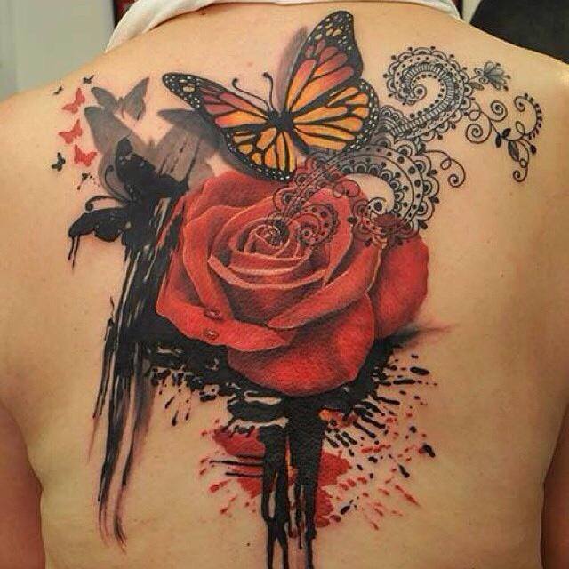 Die Bedeutungen der Rose Tattoo Spirit