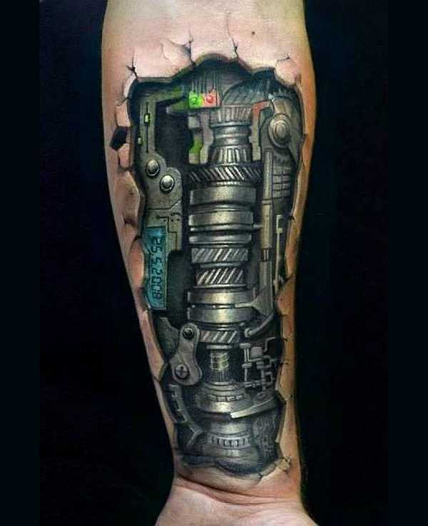 Tattoo horror biomechanik