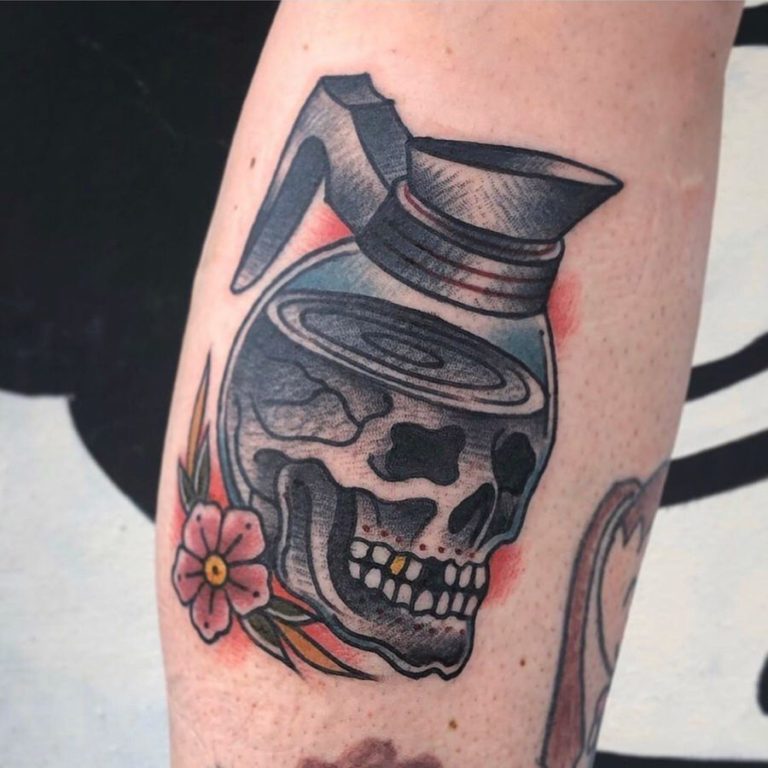 Schwarzes flüssiges Glück Kaffee Tattoo Spirit