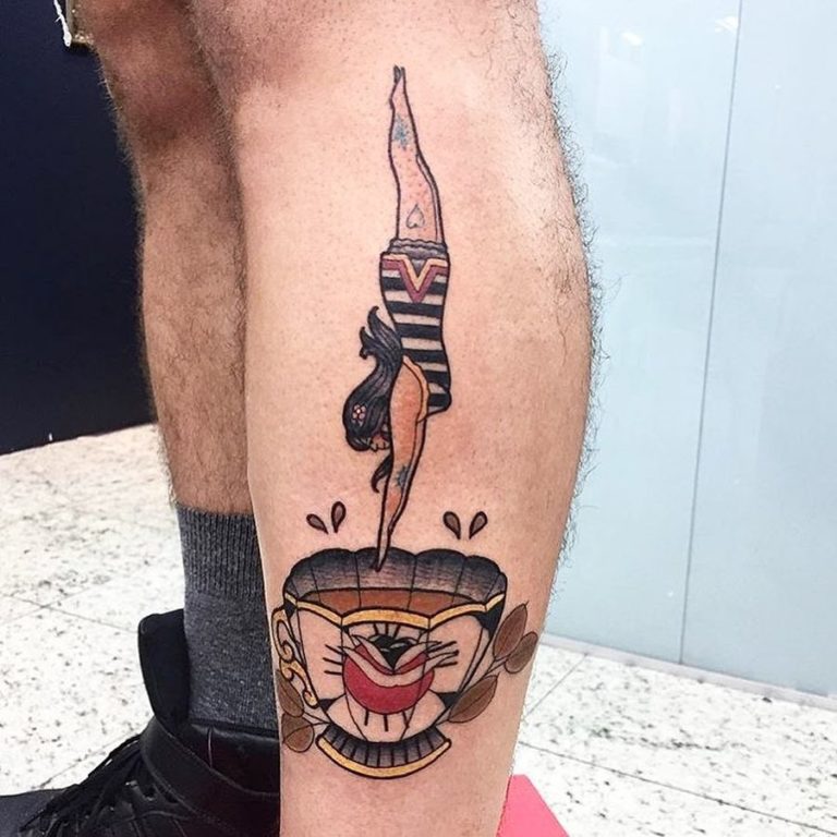 Schwarzes flüssiges Glück Kaffee Tattoo Spirit