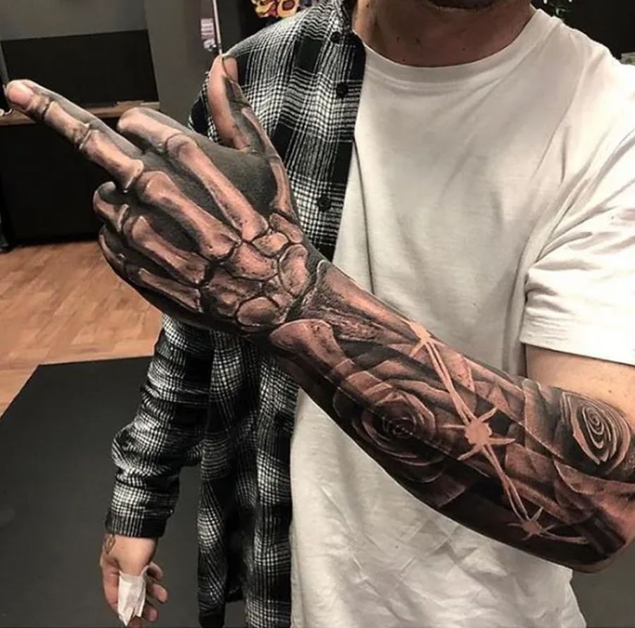 Tattoos männer arm kreuz