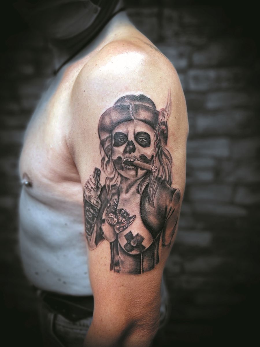 Beauty &amp; Color in Gladbeck Tattoo Spirit