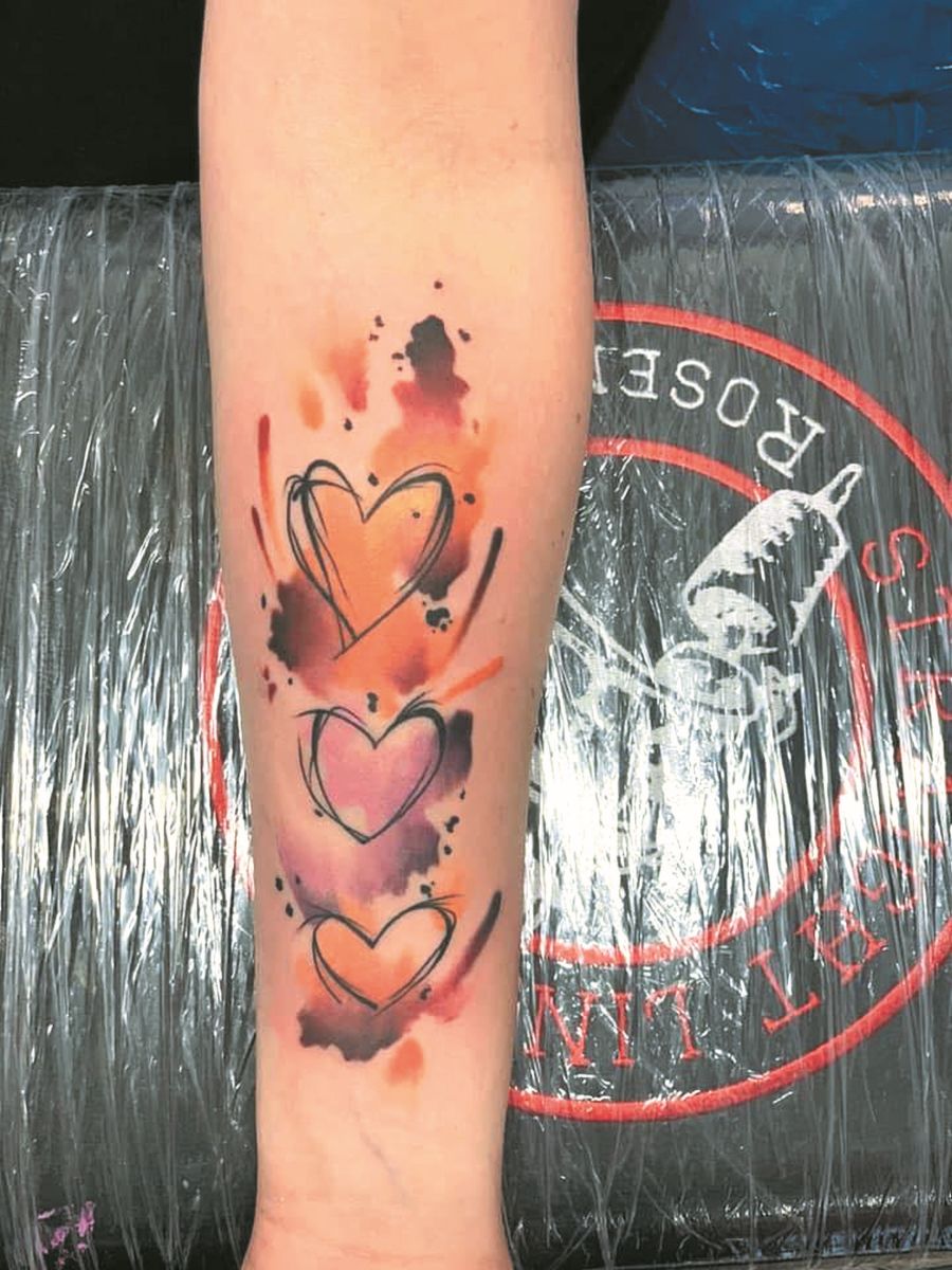 Straight Line in Rosenheim Tattoo Spirit