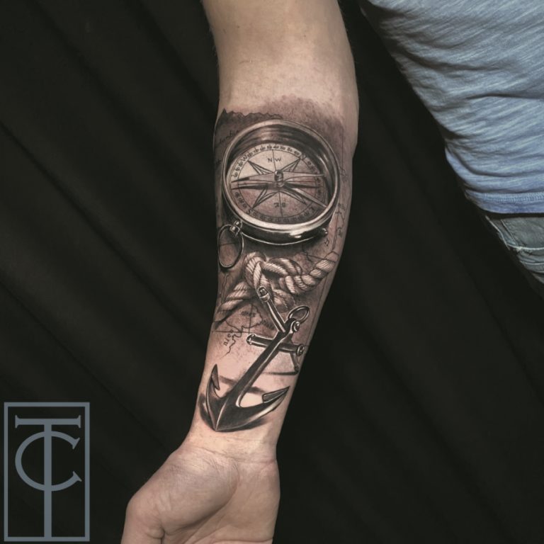 Goldene Nadel Tattoo Art in Fulda Tattoo Spirit